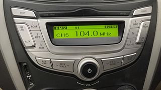 Used 2017 Hyundai Eon [2011-2018] Sportz Petrol Manual top_features Integrated (in-dash) music system