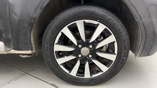 Used 2014 Toyota Etios Cross [2014-2020] 1.2 G Petrol Manual tyres RIGHT FRONT TYRE RIM VIEW