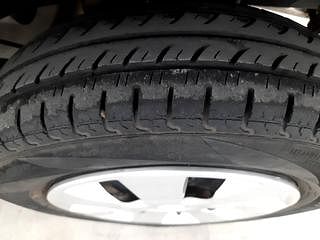 Used 2018 Renault Kwid [2017-2019] CLIMBER 1.0 AMT Petrol Automatic tyres LEFT REAR TYRE TREAD VIEW
