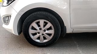 Used 2013 Hyundai i20 [2012-2014] Asta 1.4 CRDI Diesel Manual tyres LEFT FRONT TYRE RIM VIEW