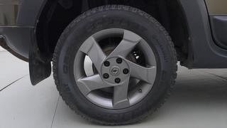 Used 2014 Renault Duster [2012-2015] 110 PS RxL ADVENTURE Diesel Manual tyres RIGHT REAR TYRE RIM VIEW