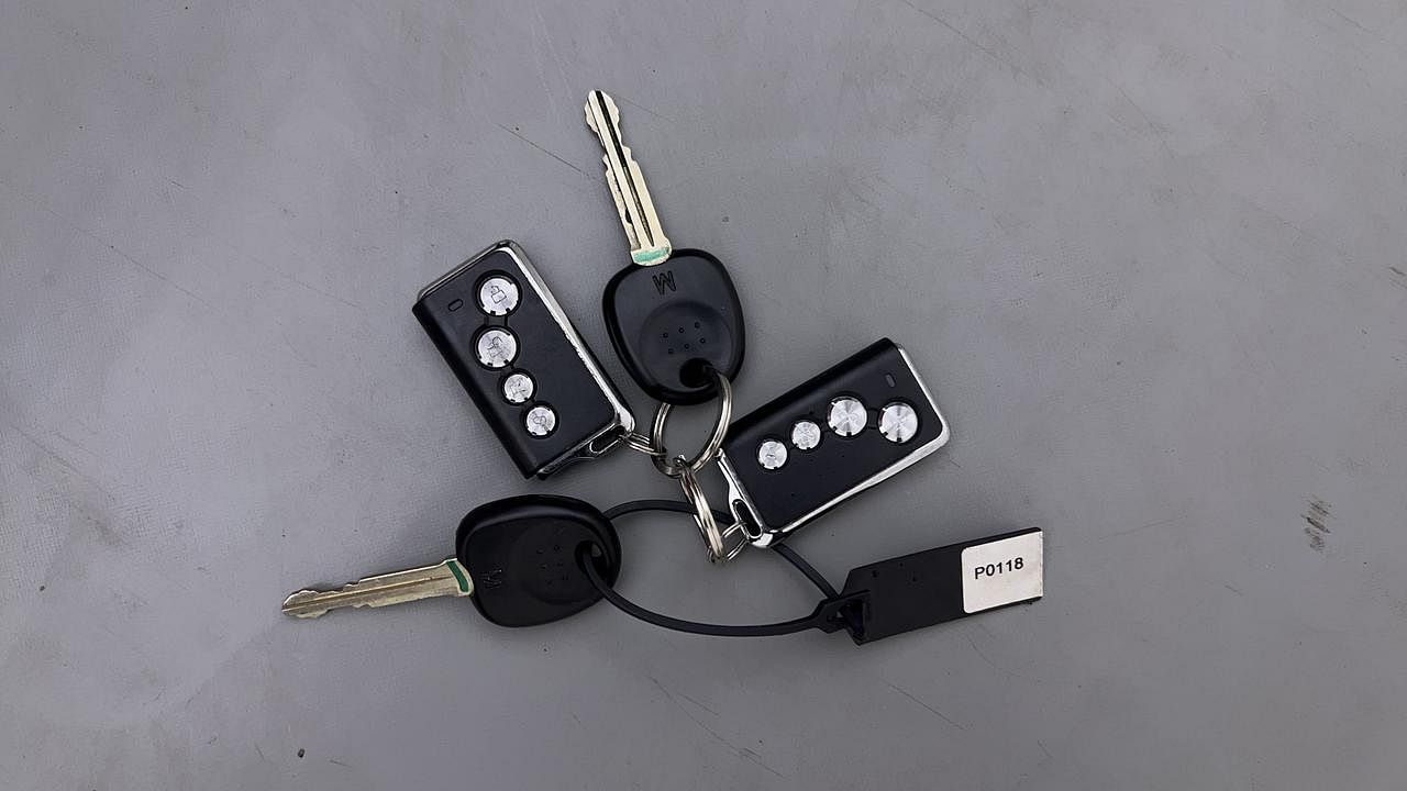 Used 2015 Hyundai Eon [2011-2018] Magna + Petrol Manual extra CAR KEY VIEW