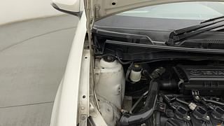 Used 2015 Toyota Etios Liva [2010-2017] VX Petrol Manual engine ENGINE RIGHT SIDE HINGE & APRON VIEW