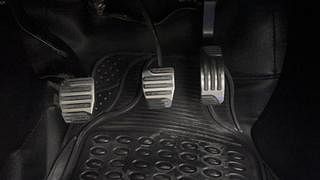 Used 2020 Mahindra XUV500 [2018-2021] W7 Diesel Manual interior PEDALS VIEW