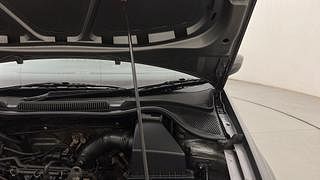 Used 2013 Volkswagen Polo [2010-2014] Comfortline 1.2L (P) Petrol Manual engine ENGINE LEFT SIDE HINGE & APRON VIEW