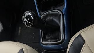 Used 2017 Maruti Suzuki Ignis [2017-2020] Alpha MT Petrol Petrol Manual interior GEAR  KNOB VIEW
