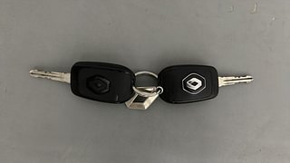 Used 2021 Renault Kiger RXL AMT Petrol Automatic extra CAR KEY VIEW