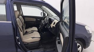 Used 2017 Maruti Suzuki Wagon R 1.0 [2010-2019] VXi Petrol Manual interior RIGHT SIDE FRONT DOOR CABIN VIEW