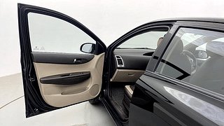 Used 2011 Hyundai i20 [2011-2014] 1.2 sportz Petrol Manual interior LEFT FRONT DOOR OPEN VIEW