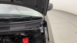 Used 2014 Maruti Suzuki Ritz [2012-2017] Vxi Petrol Manual engine ENGINE LEFT SIDE HINGE & APRON VIEW