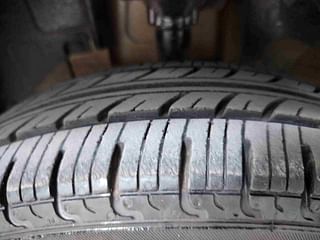 Used 2017 Renault Kwid [2017-2019] RXT 1.0 SCE Special Petrol Manual tyres LEFT FRONT TYRE TREAD VIEW