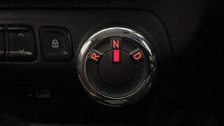 Used 2018 Renault Kwid [2017-2019] CLIMBER 1.0 AMT Petrol Automatic interior GEAR  KNOB VIEW