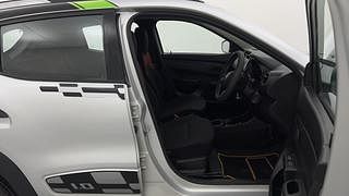 Used 2017 Renault Kwid [2015-2019] 1.0 RXL AMT Petrol Automatic interior RIGHT SIDE FRONT DOOR CABIN VIEW