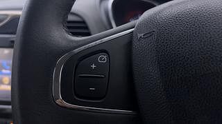 Used 2018 Renault Captur [2017-2020] Platine Diesel Dual tone Diesel Manual top_features Cruise control