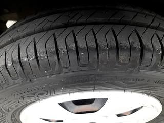 Used 2017 Renault Kwid [2015-2019] 1.0 RXT AMT Opt Petrol Automatic tyres LEFT FRONT TYRE TREAD VIEW