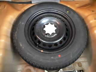 Used 2016 Hyundai Grand i10 [2013-2017] Asta (O) AT 1.2 kappa VTVT Petrol Automatic tyres SPARE TYRE VIEW