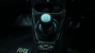 Used 2015 Maruti Suzuki Ritz [2012-2017] Lxi Petrol Manual interior GEAR  KNOB VIEW