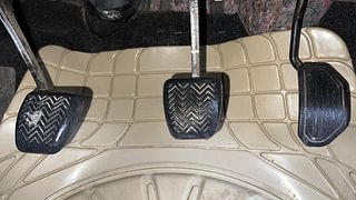 Used 2015 Toyota Corolla Altis [2014-2017] J(S) Diesel Diesel Manual interior PEDALS VIEW