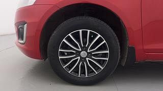Used 2015 Maruti Suzuki Swift [2011-2017] LXi Petrol Manual tyres LEFT FRONT TYRE RIM VIEW