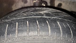 Used 2010 Honda City V Petrol Manual tyres RIGHT FRONT TYRE TREAD VIEW
