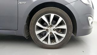 Used 2017 Hyundai Fluidic Verna 4S [2015-2017] 1.6 CRDi SX (O) AT Diesel Automatic tyres RIGHT FRONT TYRE RIM VIEW