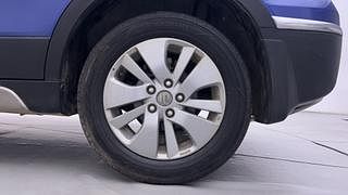Used 2016 Maruti Suzuki S-Cross [2015-2017] Zeta 1.3 Diesel Manual tyres LEFT REAR TYRE RIM VIEW