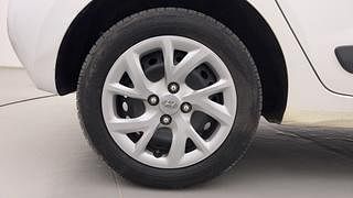 Used 2019 Hyundai Grand i10 [2017-2020] Magna AT 1.2 Kappa VTVT Petrol Automatic tyres RIGHT REAR TYRE RIM VIEW