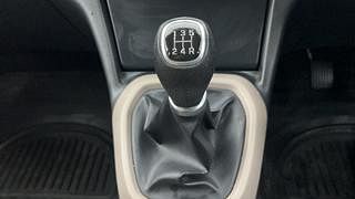 Used 2017 Hyundai Xcent [2017-2019] SX Petrol Petrol Manual interior GEAR  KNOB VIEW