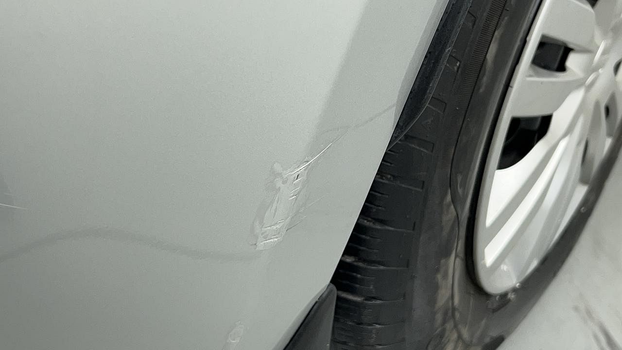 Used 2021 Maruti Suzuki Swift VXI Petrol Manual dents MINOR SCRATCH