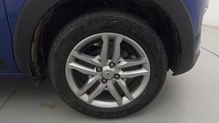 Used 2021 Renault Triber RXZ AMT Petrol Automatic tyres RIGHT FRONT TYRE RIM VIEW