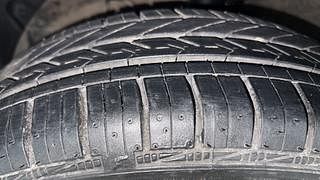 Used 2015 Hyundai Grand i10 [2013-2017] Sportz 1.2 Kappa VTVT Petrol Manual tyres LEFT FRONT TYRE TREAD VIEW