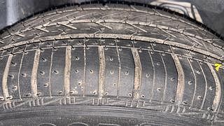 Used 2017 Ford Figo [2015-2019] Titanium 1.2 Ti-VCT Petrol Manual tyres RIGHT REAR TYRE TREAD VIEW