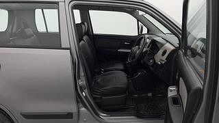 Used 2014 Maruti Suzuki Wagon R 1.0 [2010-2019] LXi Petrol Manual interior RIGHT SIDE FRONT DOOR CABIN VIEW