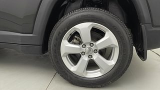 Used 2018 JEEP Compass [2017-2021] Limited 1.4 Petrol AT Petrol Automatic tyres LEFT REAR TYRE RIM VIEW