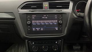 Used 2018 Volkswagen Tiguan [2017-2020] Highline TDI Diesel Automatic interior MUSIC SYSTEM & AC CONTROL VIEW
