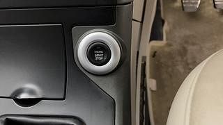 Used 2017 Mahindra XUV500 [2015-2018] W10 Diesel Manual top_features Keyless start