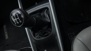 Used 2016 Maruti Suzuki Baleno [2015-2019] Alpha Petrol Petrol Manual interior GEAR  KNOB VIEW