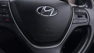 Used 2016 Hyundai Elite i20 [2014-2018] Asta 1.2 (O) Petrol Manual top_features Airbags