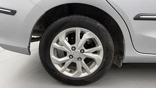 Used 2018 Honda Amaze [2018-2021] 1.2 V i-VTEC Petrol Manual tyres RIGHT REAR TYRE RIM VIEW