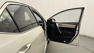 Used 2016 Toyota Corolla Altis [2014-2017] GL Petrol Petrol Manual interior RIGHT FRONT DOOR OPEN VIEW