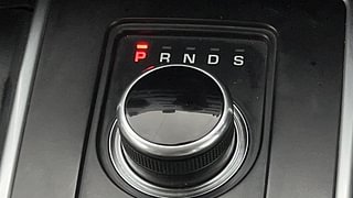 Used 2017 Land Rover Discovery Sport [2015-2020] HSE 7-Seater Diesel Automatic interior GEAR  KNOB VIEW