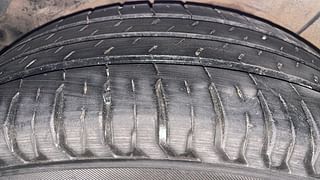 Used 2013 Hyundai i20 [2012-2014] Sportz 1.2 Petrol Manual tyres RIGHT REAR TYRE TREAD VIEW