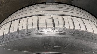 Used 2020 Hyundai Venue [2019-2022] SX 1.5 CRDI Diesel Manual tyres RIGHT FRONT TYRE TREAD VIEW