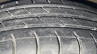 Used 2014 Maruti Suzuki Wagon R 1.0 [2010-2019] VXi Petrol Manual tyres RIGHT FRONT TYRE TREAD VIEW