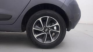 Used 2017 Hyundai Grand i10 [2017-2020] Sportz (O) AT 1.2 Kappa VTVT Petrol Automatic tyres LEFT REAR TYRE RIM VIEW