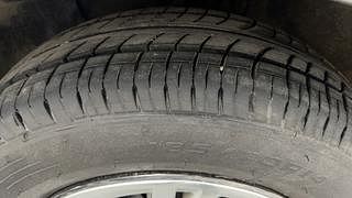 Used 2014 Hyundai Elite i20 [2014-2018] Sportz 1.2 Petrol Manual tyres LEFT FRONT TYRE TREAD VIEW