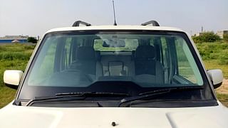 Used 2017 Mahindra Scorpio [2014-2017] S8 Diesel Manual exterior FRONT WINDSHIELD VIEW