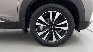 Used 2019 Nissan Kicks [2018-2020] XL Diesel Diesel Manual tyres RIGHT FRONT TYRE RIM VIEW