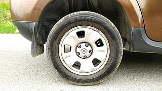 Used 2015 Renault Duster [2012-2015] 85 PS RxL Diesel Manual tyres RIGHT REAR TYRE RIM VIEW