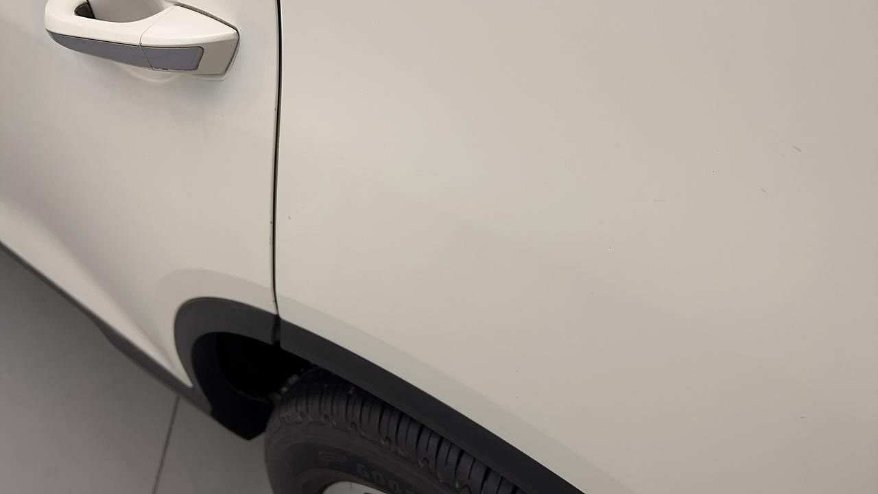Used 2018 Mahindra Alturas G4 2WD AT Diesel Automatic dents MINOR SCRATCH